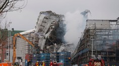 Hasiči ukončili práce na zhorenej budove niekdajšej burzy v Kodani