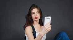 Koniec „instagramovým tváram" v Británii? Zakázali botoxové zákroky pre neplnoletých