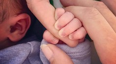 Ďalšie prominentné dieťa je na svete. Rodičia zverejnili prvý záber