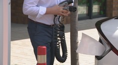 O pár rokov budú po svete jazdiť desiatky miliónov elektromobilov. Slovákov odrádza nielen cena