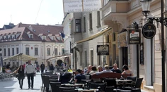 Nové opatrenia od pondelka: V bazénoch viac ľudí, zmeny sa dotknú aj hromadných podujatí