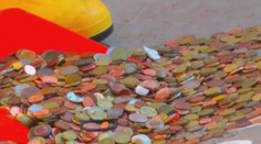 Peniaze, ktoré hádžu turisti v jaskyniach do jazierok. Čo sa s nimi deje?