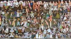 Niektorí si klopú na čelo, iných priťahuje. Navštívili sme dom obesených bábik