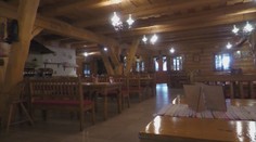 Otvoria hotely a reštaurácie v čiernych okresoch aspoň pre zaočkovaných? Na verdikt čakajú aj v Tatrách