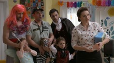 Dvaja kohúti na jednom smetisku: Pobili sa priamo pred deťmi