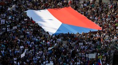 Do ulíc Prahy vyšlo do 120-tisíc ľudí. Chcú demisiu Andreja Babiša