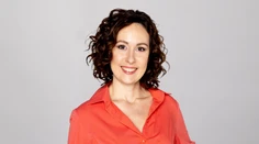 Gabriela Kajtárová v úlohe moderátorky Cirkus Politikus: Informácie rozoberieme do hĺbky, no odľahčene