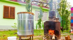 Milovníci domácej pálenky si tento rok za destiláty priplatia