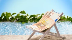 Kurz eura padá. Pocítime to najmä na dovolenke v Chorvátsku