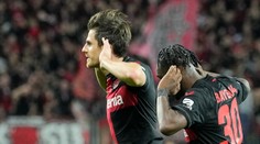 Bundesliga: Leverkusen pod Alonsovým vedením stále na tróne. Dortmund nečakane stratil