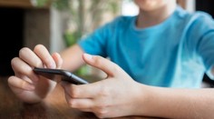 Hejt na internete zraňuje rovnako ako v realite. Odborníčky radia, ako sa mu postaviť