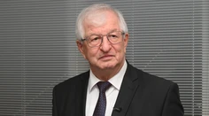 J. Mazák zaradí návrh na jeho odvolanie z čela Súdnej rady na jej májové zasadnutie