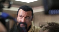 Americký herec Steven Seagal vyhlásil na Kryme, že sa považuje za Rusa