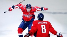 Washington aj Winnipeg vedú v sériách, hrdinom Caps nováčik Vrána