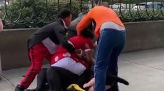 VIDEO: Žena oblečená za rozprávkovú Minnie sa pobila s ochrankou