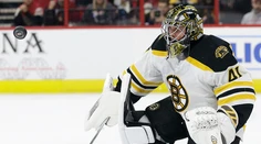 Pánik prispel gólom k výhre Arizony, Halák exceloval v bránke Bostonu