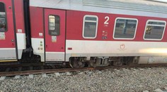 Problémy na železniciach v Košiciach. Vykoľajený vlak poškodil dve koľaje (FOTO)