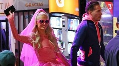 Trojdňový svadobný maratón a teraz útek do raja: Paris Hilton stále prekvapuje