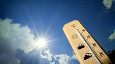 Pre spaľujúce horúčavy až 50 stupňov Celzia vyhlásili v celej krajine dvojdňové voľno
