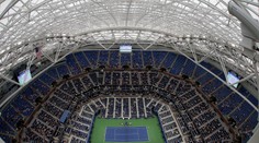 Premiéra pod strechou. Tenisti sa na US Open sťažujú na extrémny hluk