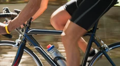 Mladíkove zranenie z bicyklovania by nechcel zažiť zrejme žiaden muž
