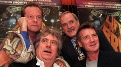 Británia smúti. Zomrela hviezda legendárneho zoskupenia Monty Python