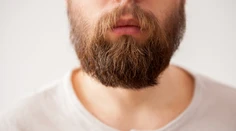 V tejto krajine zakázali mužom "abnormálne brady" a ženám zahaľovanie