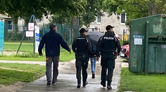 Bombová hrozba v bratislavských školách. Na výhražnej správe si všimli niečo zvláštne