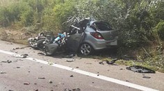 Pri Trnave vletelo auto pod kamión. Vodič nemal šancu prežiť