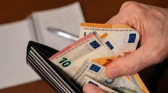 Priemerná mzda stúpa, ale nie pre všetkých: Zistite, prečo práve váš plat stagnuje