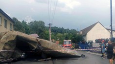 FOTO a VIDEO: Krúpy, dážď a vietor. Bez elektriny sú aj hodiny po búrkach tisíce odberných miest