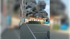 Veľký požiar vo firme neďaleko areálu Volkswagenu. Z miesta sa ozývali výbuchy, kúdoly dymu bolo vidno na kilometre