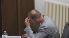 Expolicajt mal vynášať citlivé informácie, stíhať ho však za to nemôžu. Pomohla mu novela trestného zákona