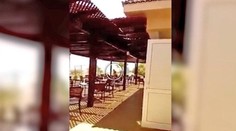 Neuveriteľné zábery z Tuniska. Hotelový pracovník naháňa teroristu