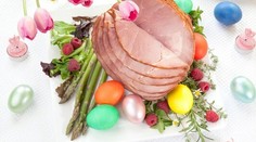 RECEPT NA DNES: Veľkonočná šunka v skutočne netradičnom "kabátiku"!