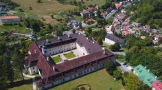 Má 365 okien a 52 izieb. Do jedného z najkrajších slovenských kaštieľov zakódovali celý kalendár