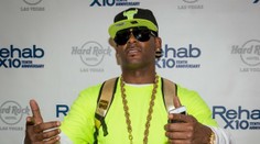 Rodičia žiadajú políciu o pomoc. Spevák R. Kelly má zadržiavať ich dcéry