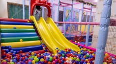 Anastázia (11) skočila z preliezky, potom sa nedokázala pohnúť. Ostatné deti sa ďalej hrali, akoby sa nič nestalo