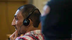 Za smrť 71 migrantov v aute dostali prevádzači 25 rokov väzenia