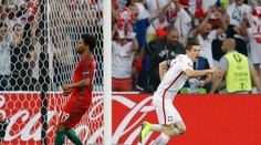 Bombardér Lewandowski konečne skóroval, Poliaci však penaltový rozstrel nezvládli