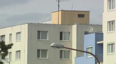 Mladé rodiny utekali z Bratislavy za lacnejším domom. Dnes ich čaká nepríjemné prekvapenie