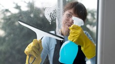 Veľký test čističov okien: Lacný obľúbenec Slovákov pohorel – obsahuje nebezpečnú látku, ďalší prekvapil