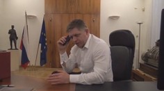Hrá sa Fico na Putina? Šéfa poisťovne vyškolil ako malého chlapca