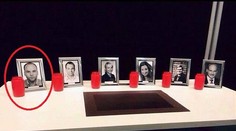 Prvá fotografia kapitána, ktorý sa snažil vyraziť dvere kokpitu