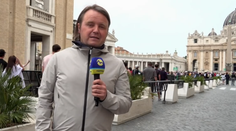 Oči sveta sa upierajú k Sixtínskej kaplnke. Dianie vo Vatikáne sleduje priamo na mieste aj štáb TV Markíza