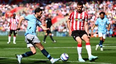 Nepomohol ani uzdravený Haaland, Man City zakopol v Southamptone. Anglicko sľubuje bitku do posledného kola