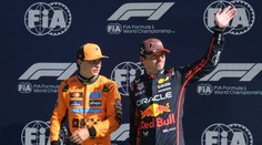 McLaren potvrdil úlohu favorita, Piastri vytvoril traťový rekord. Dobrý čas dosiahol aj Verstappen