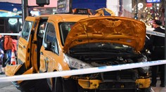 VIDEO: V New Yorku vrazil taxík do chodcov. Zranenia utrpelo aj deväťročné dieťa