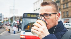 Nevinné počúvanie hudby i telefonovanie sa môže skončiť tragicky