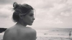 Hviezda Twilightu hore bez. Medové týždne si zjavne poriadne užila